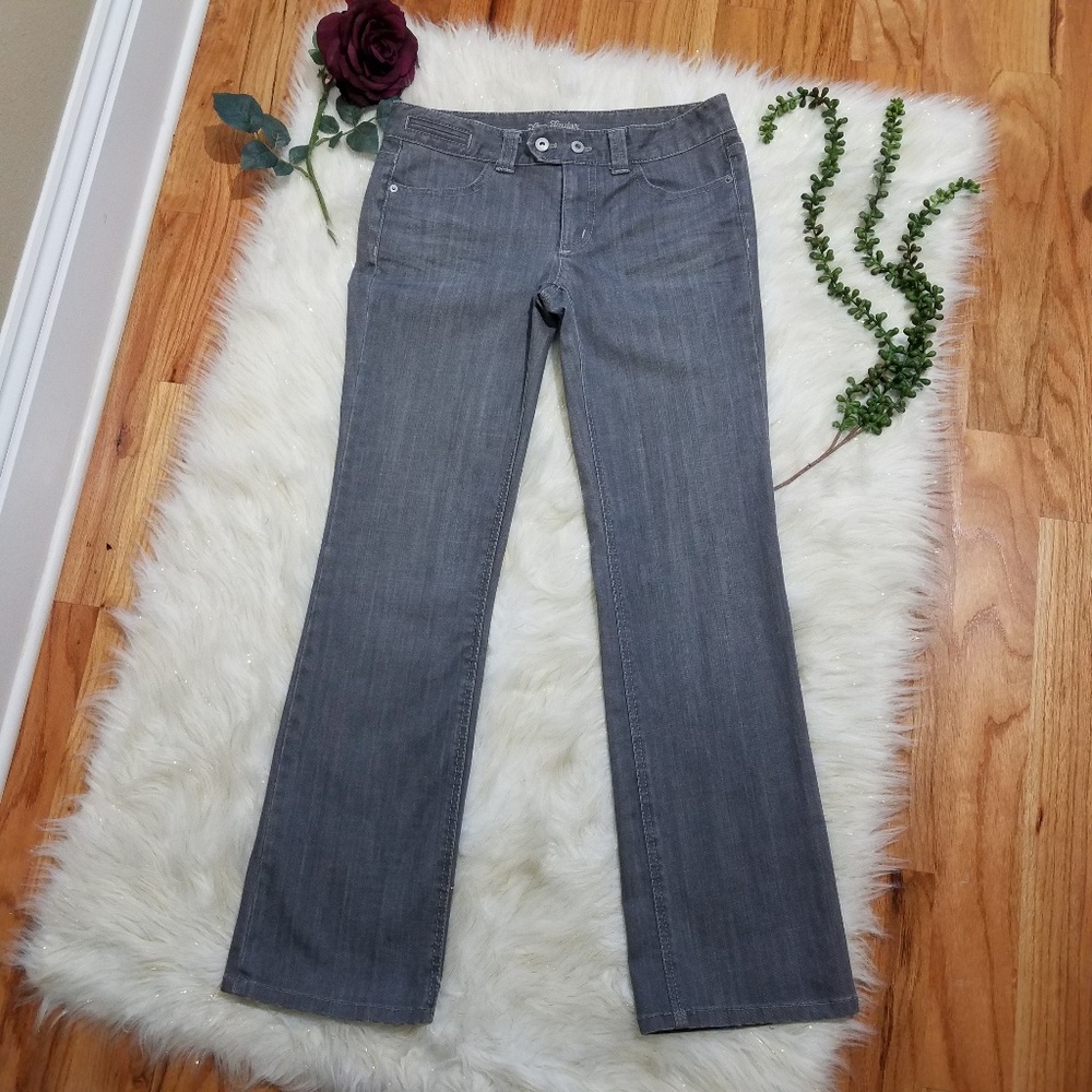 Ann Taylor Jeans 🔥B1G1 Free🔥